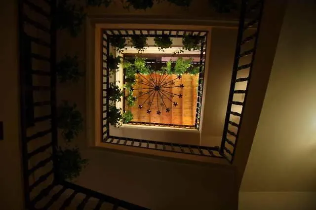 Hotel El Mano Huescar 2*,
